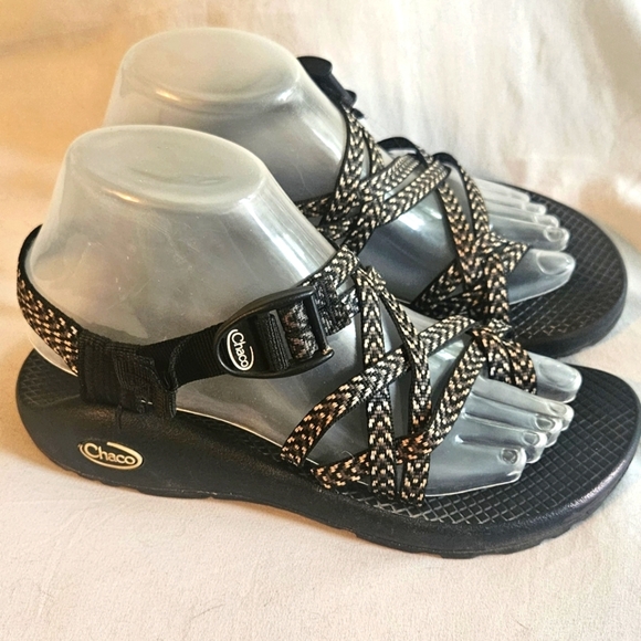 Chaco Women's ZX2 Classic 7M  Black & White Athletic Arch Support EUC - Picture 2 of 7